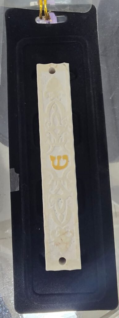 בתי מזוזה מאבן (2)