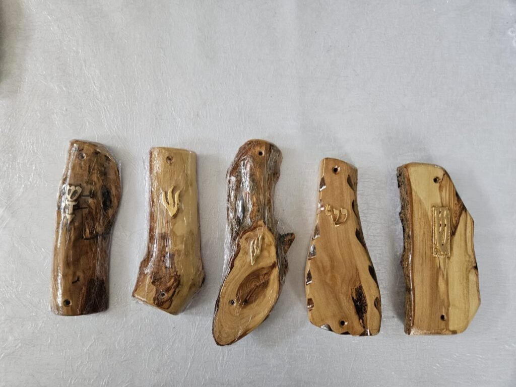 מזוזות עץ טבעי (5)