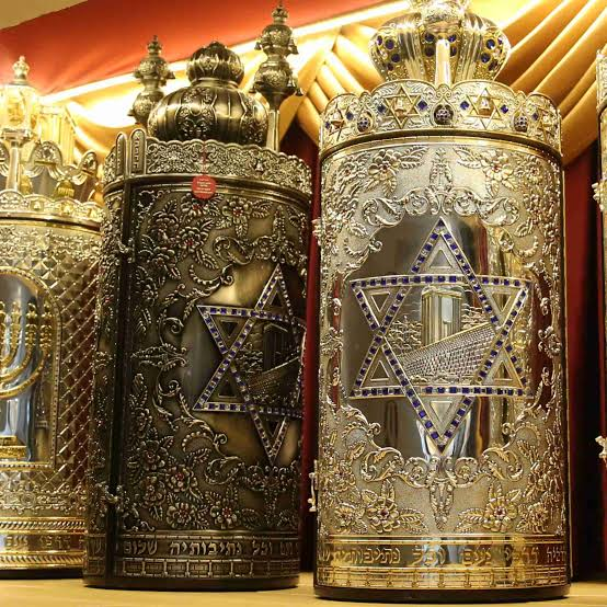 ספר תורה רקע